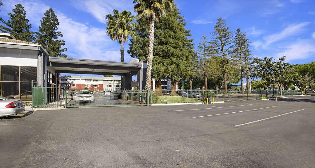 Surestay By Western North Hotel