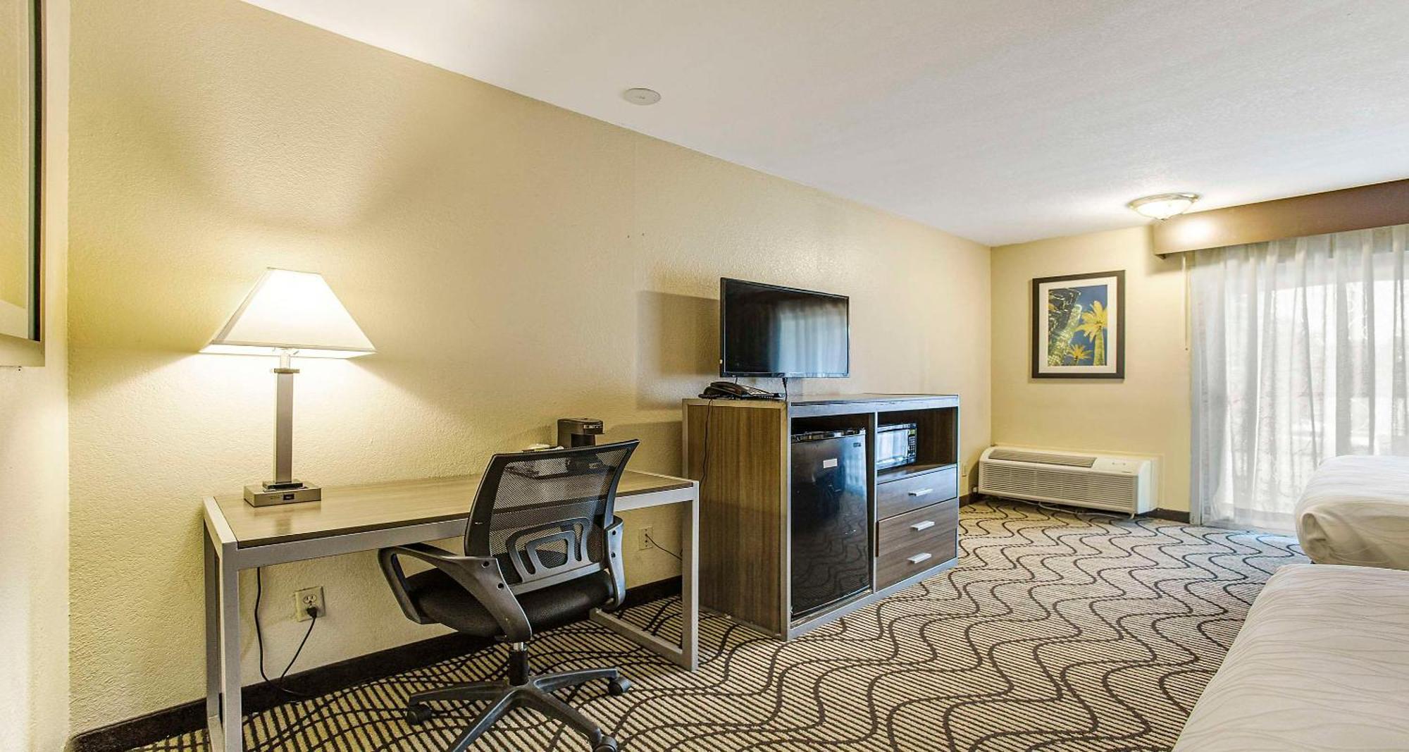 Surestay By Western North 3*