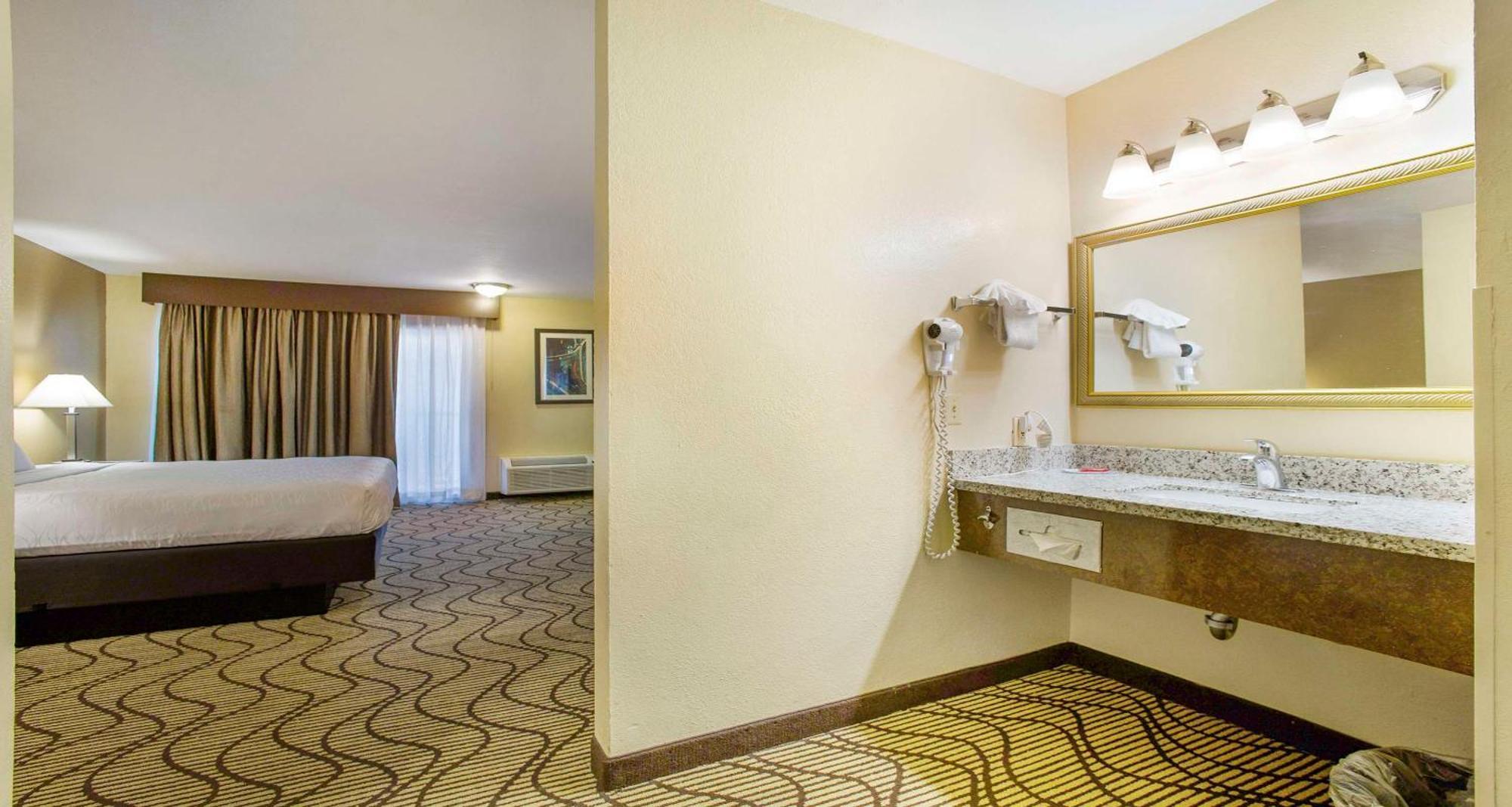 Hotel Surestay By Western North