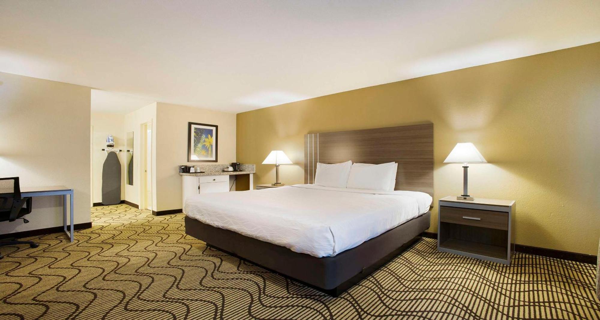 Hotel Surestay By Western North 3*